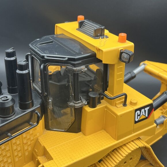 Bruder 02453 Cat® Large Track Dozer 24.12.12 - Used - Picture 11 of 13